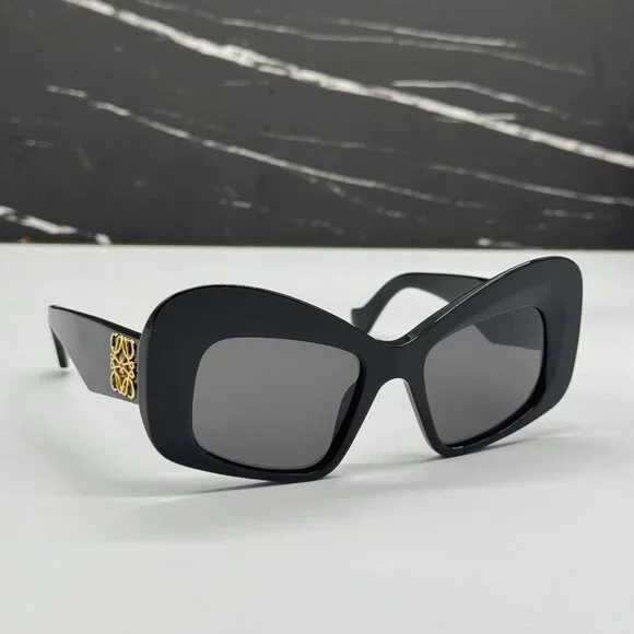 NEW LOEWE SUNGLASSES BLACK GREY WOMEN EYEWEAR LOEWE LW40128I 01A Loewe Women Sunglasses Black Grey Cat Eye LW40128I ANAGRAM  main image 2